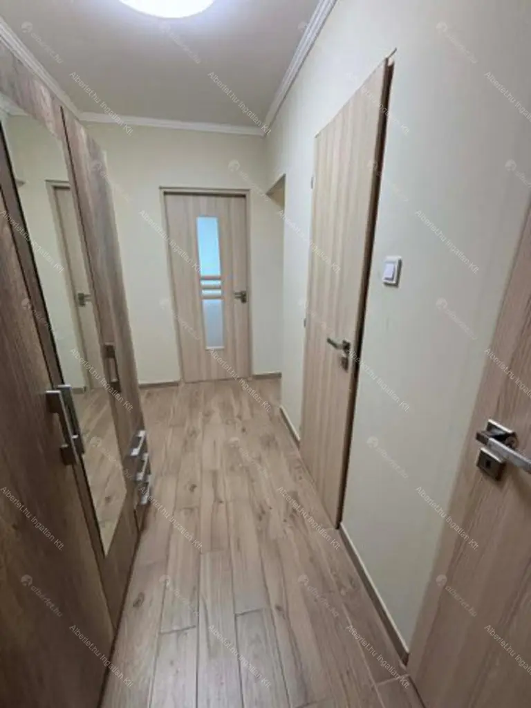 Kiadó albérlet 240000 Ft/hó áron: Budapest, III. kerület  Juhász Gyula utca. Mérete: 51 nm, 1 szobás | Alberlet.hu - 6700746