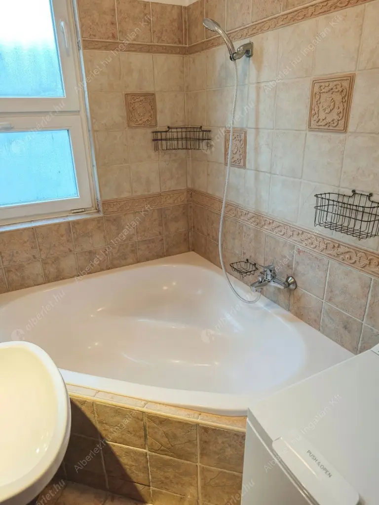 Kiadó albérlet 250000 Ft/hó áron: Budapest, III. kerület  Kalap utca. Mérete: 53 nm, 2 szobás | Alberlet.hu - 6630148