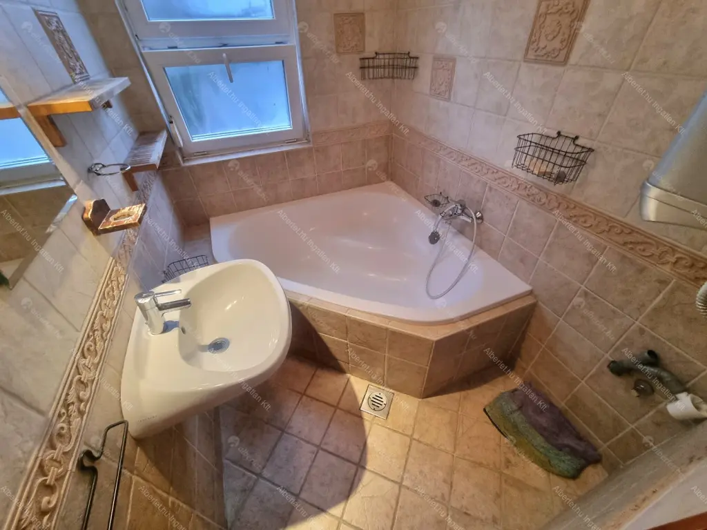 Kiadó albérlet 244000 Ft/hó áron: Budapest, III. kerület  Kalap utca. Mérete: 53 nm, 2 szobás | Alberlet.hu - 6639969