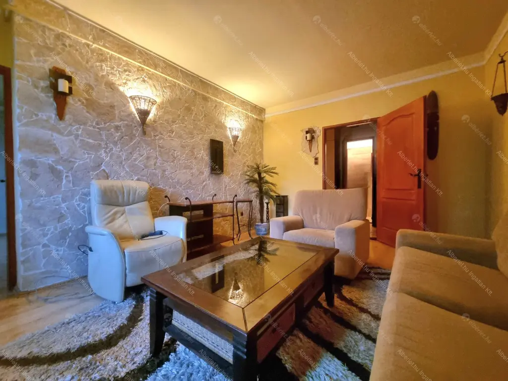 Kiadó albérlet 244000 Ft/hó áron: Budapest, III. kerület  Kalap utca. Mérete: 53 nm, 2 szobás | Alberlet.hu - 6639972