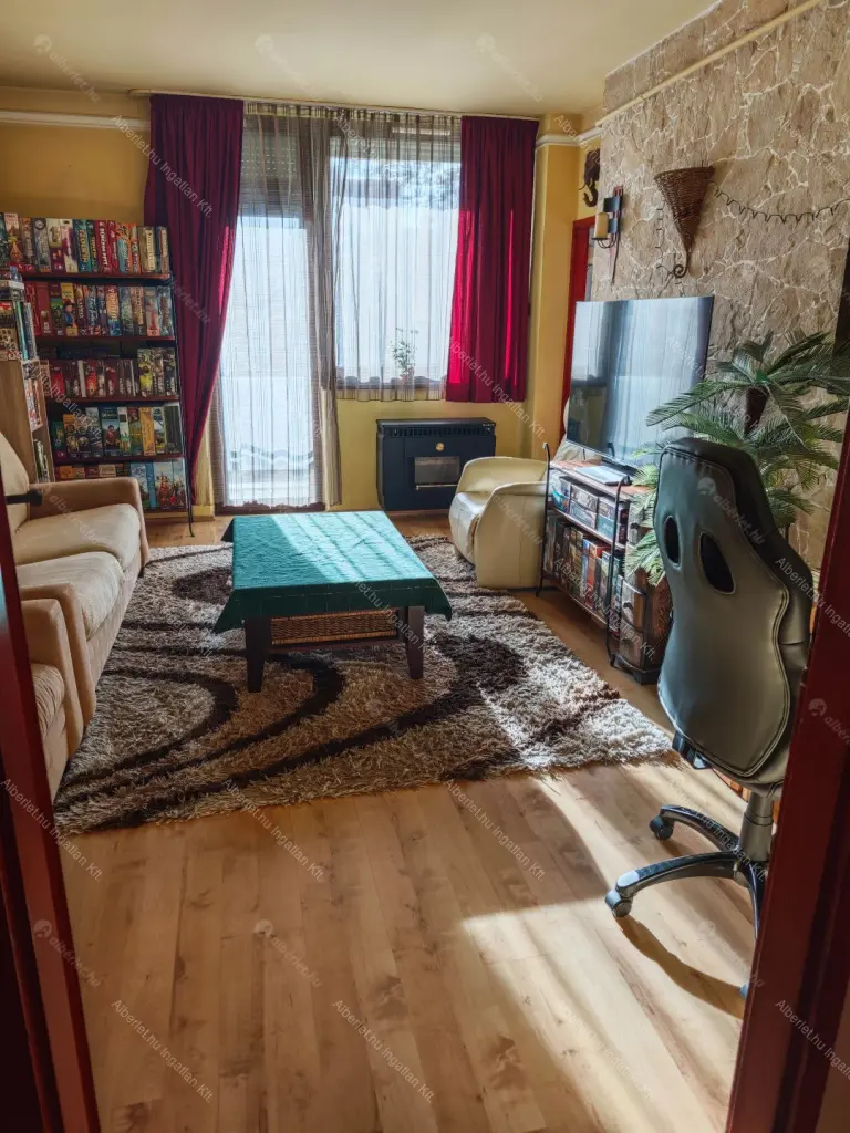 Kiadó albérlet 244000 Ft/hó áron: Budapest, III. kerület  Kalap utca. Mérete: 53 nm, 2 szobás | Alberlet.hu - 6639984