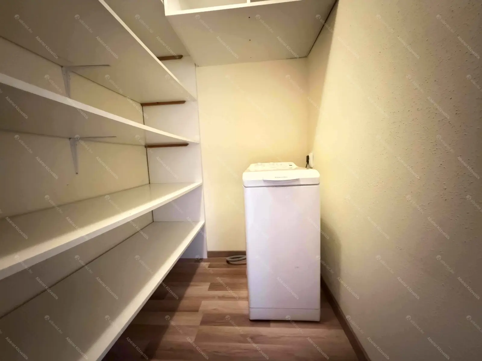 Kiadó albérlet 260000 Ft/hó áron: Budapest, III. kerület  Kerék utca. Mérete: 69 nm, 3 szobás | Alberlet.hu - 6653983