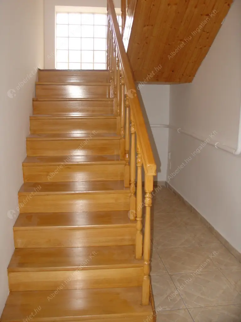 Kiadó albérlet 390000 Ft/hó áron: Budapest, III. kerület  Királyok útja. Mérete: 130 nm, 4 szobás | Alberlet.hu - 6569020