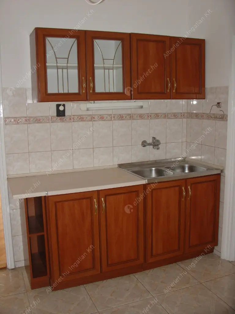 Kiadó albérlet 390000 Ft/hó áron: Budapest, III. kerület  Királyok útja. Mérete: 130 nm, 4 szobás | Alberlet.hu - 6569027