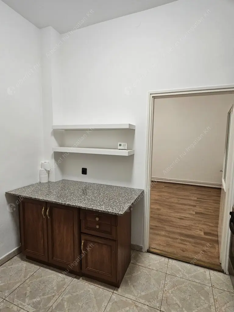 Kiadó albérlet 390000 Ft/hó áron: Budapest, III. kerület  Királyok útja. Mérete: 130 nm, 4 szobás | Alberlet.hu - 6569029