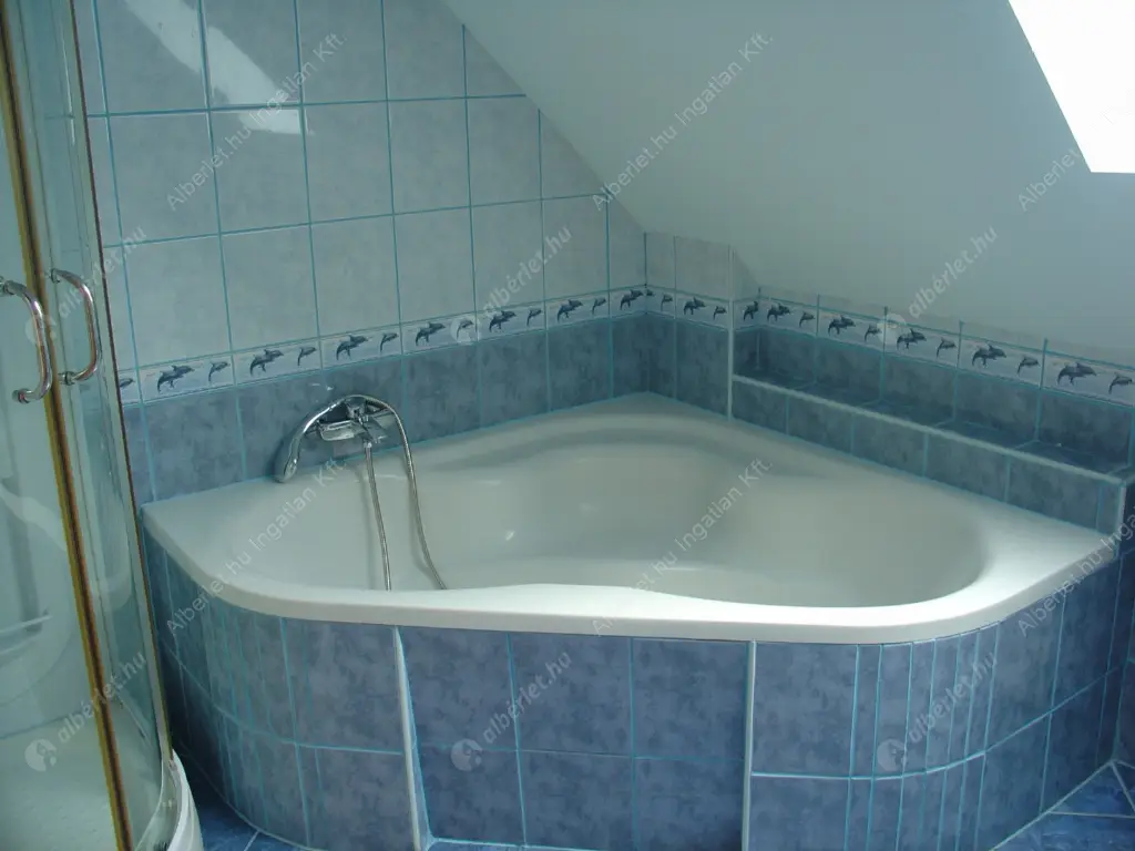 Kiadó albérlet 390000 Ft/hó áron: Budapest, III. kerület  Királyok útja. Mérete: 130 nm, 4 szobás | Alberlet.hu - 6569031