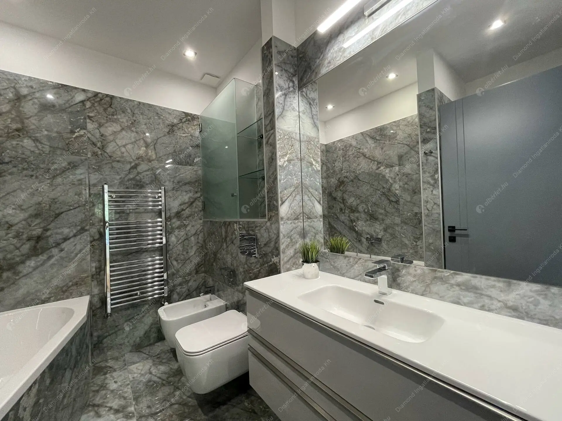 Kiadó albérlet 1669000 Ft/hó áron: Budapest, III. kerület  Királyok útja. Mérete: 250 nm, 4 szobás | Alberlet.hu - 6085591