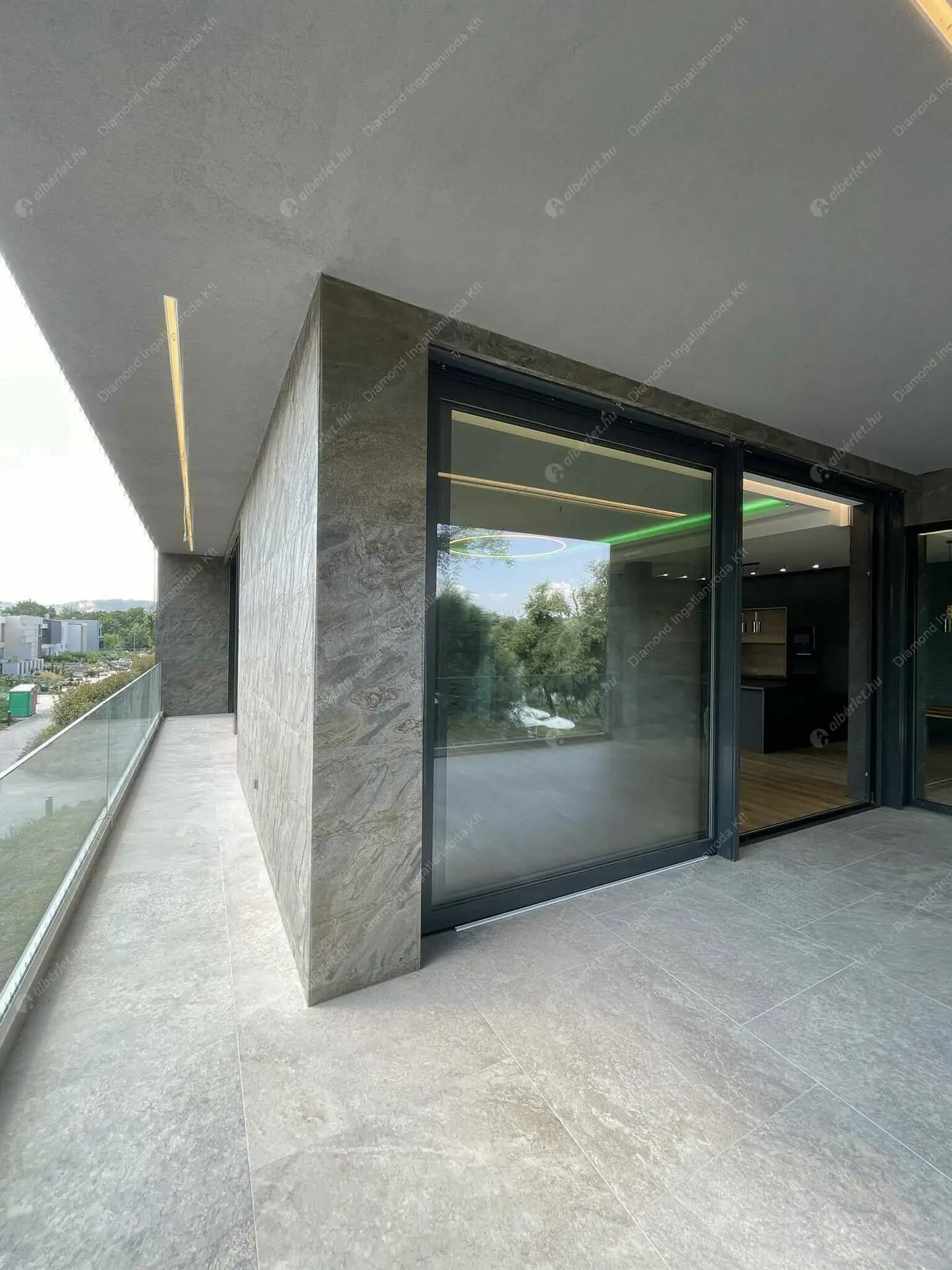 Kiadó albérlet 1669000 Ft/hó áron: Budapest, III. kerület  Királyok útja. Mérete: 250 nm, 4 szobás | Alberlet.hu - 6085597