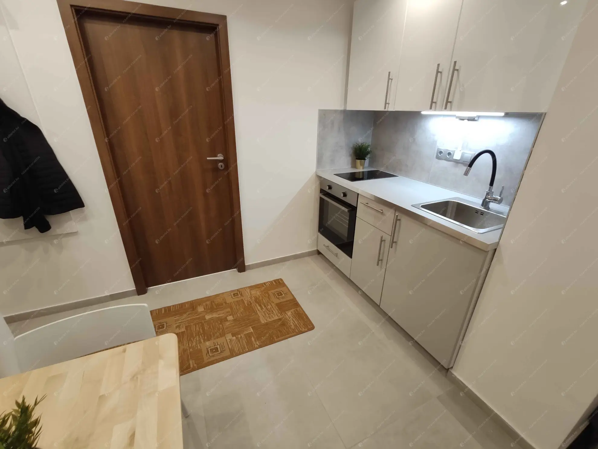 Kiadó albérlet 170000 Ft/hó áron: Budapest, III. kerület  Királyok útja. Mérete: 31 nm, 1 szobás | Alberlet.hu - 6601818