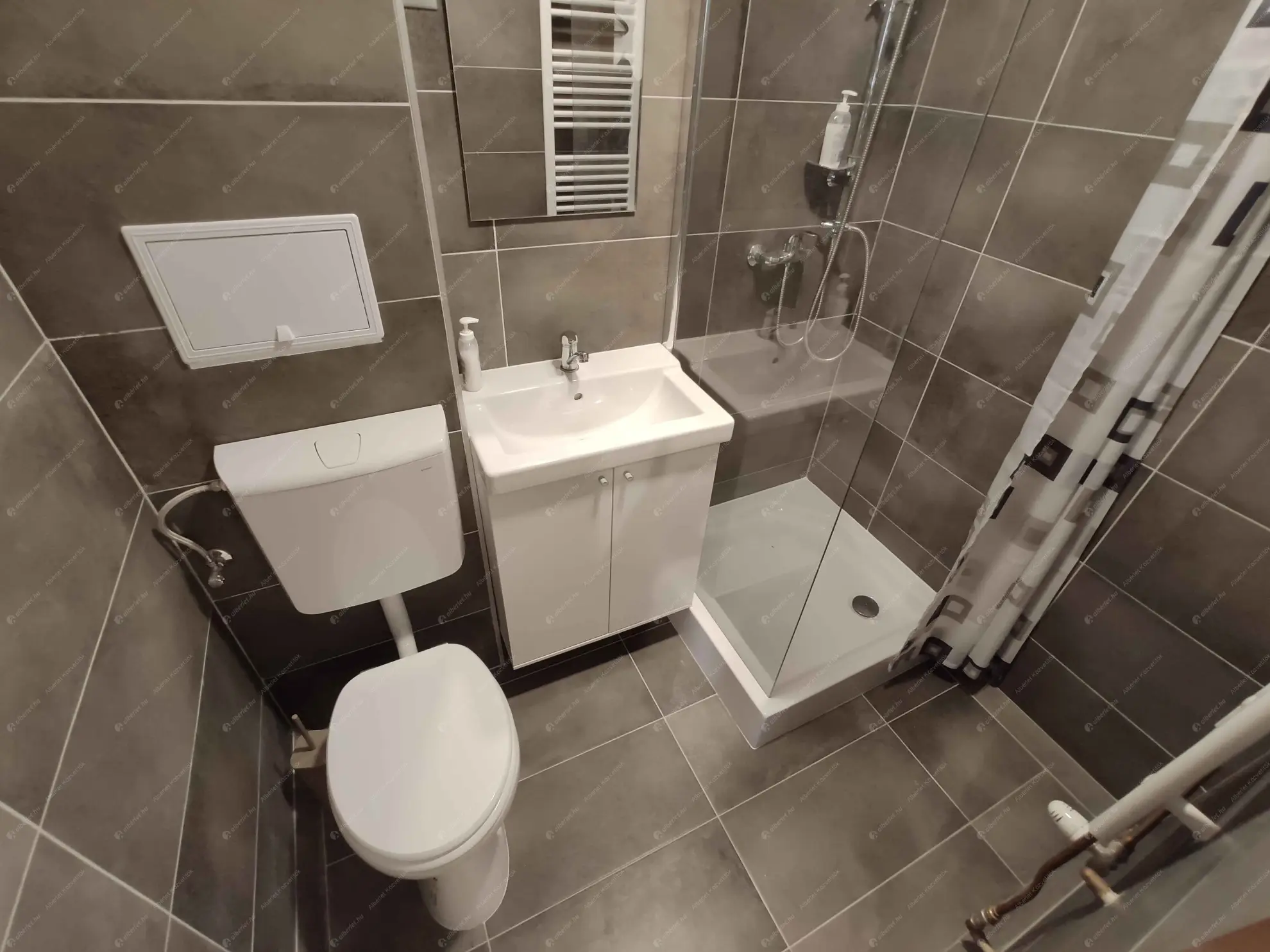 Kiadó albérlet 170000 Ft/hó áron: Budapest, III. kerület  Királyok útja. Mérete: 31 nm, 1 szobás | Alberlet.hu - 6601822