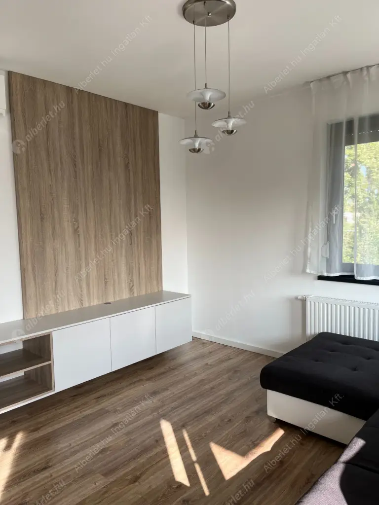 Kiadó albérlet 550000 Ft/hó áron: Budapest, III. kerület  Királyok útja. Mérete: 67 nm, 1 szobás | Alberlet.hu - 6636400