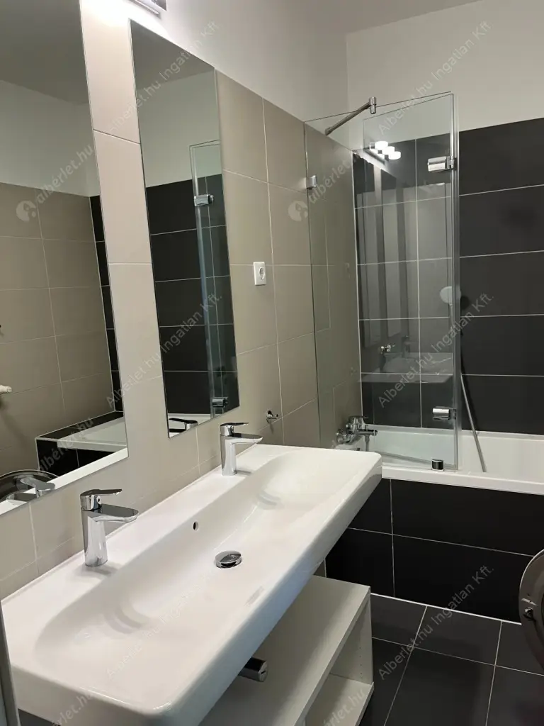 Kiadó albérlet 550000 Ft/hó áron: Budapest, III. kerület  Királyok útja. Mérete: 67 nm, 1 szobás | Alberlet.hu - 6636401