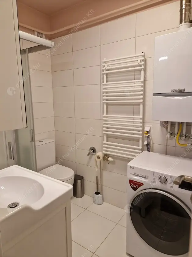 Kiadó albérlet 395000 Ft/hó áron: Budapest, III. kerület  Kiscelli köz. Mérete: 64 nm, 2 szobás | Alberlet.hu - 6516034