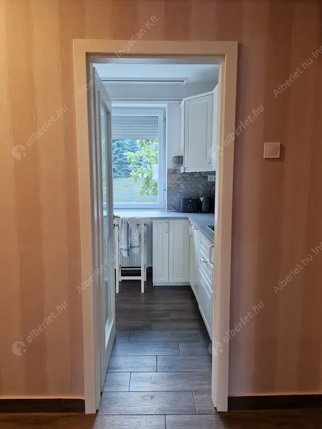 Kiadó albérlet 395000 Ft/hó áron: Budapest, III. kerület  Kiscelli köz. Mérete: 64 nm, 2 szobás | Alberlet.hu - 6516035