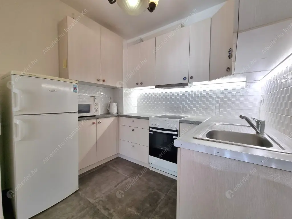 Kiadó albérlet 300000 Ft/hó áron: Budapest, III. kerület  Kocsis Sándor út. Mérete: 55 nm, 2 szobás | Alberlet.hu - 6558514