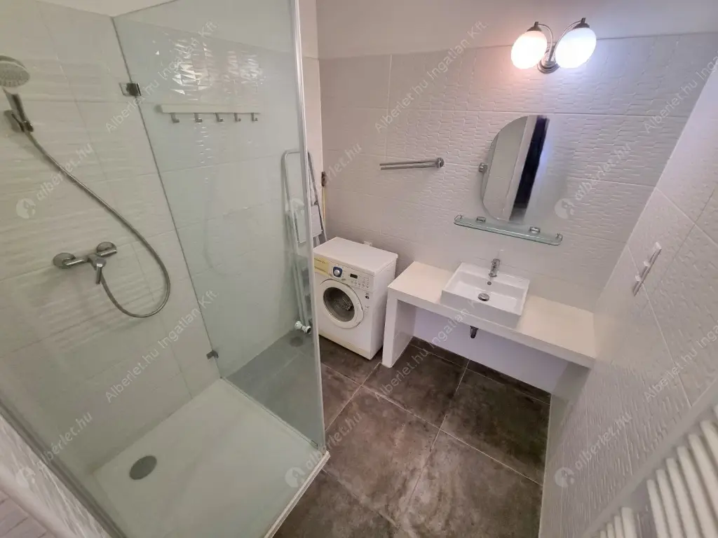 Kiadó albérlet 300000 Ft/hó áron: Budapest, III. kerület  Kocsis Sándor út. Mérete: 55 nm, 2 szobás | Alberlet.hu - 6558516