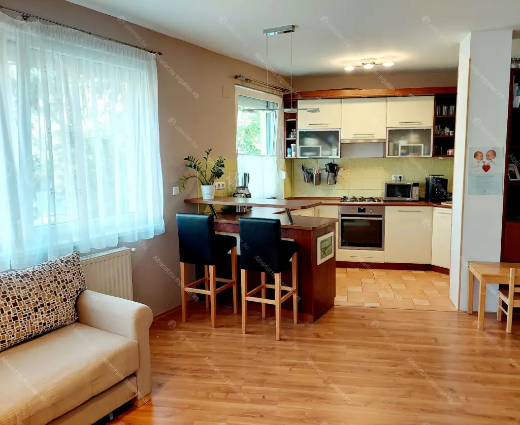 Kiadó albérlet 345000 Ft/hó áron: Budapest, III. kerület  Kunigunda útja. Mérete: 70 nm, 3 szobás | Alberlet.hu - 6686937