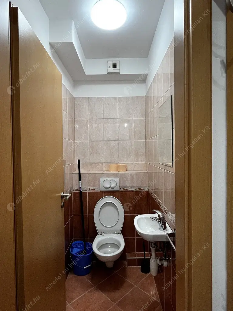 Kiadó albérlet 325000 Ft/hó áron: Budapest, III. kerület  Lajos utca. Mérete: 44 nm, 2 szobás | Alberlet.hu - 6569413
