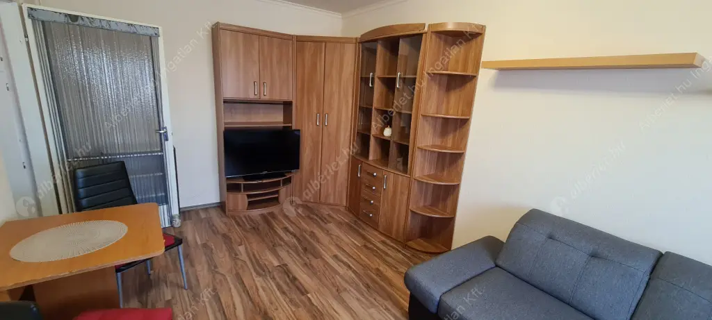 Kiadó albérlet 289000 Ft/hó áron: Budapest, III. kerület  Lajos utca. Mérete: 48 nm, 2 szobás | Alberlet.hu - 6597597