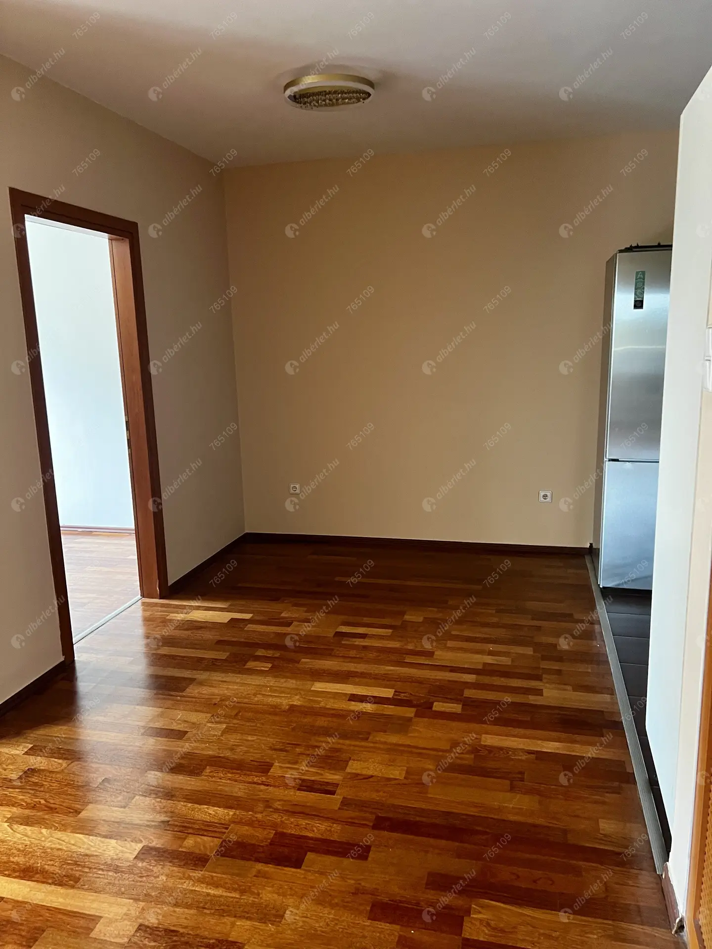 Kiadó albérlet 390000 Ft/hó áron: Budapest, III. kerület  Lajos utca. Mérete: 78 nm, 3 szobás | Alberlet.hu - 6494805