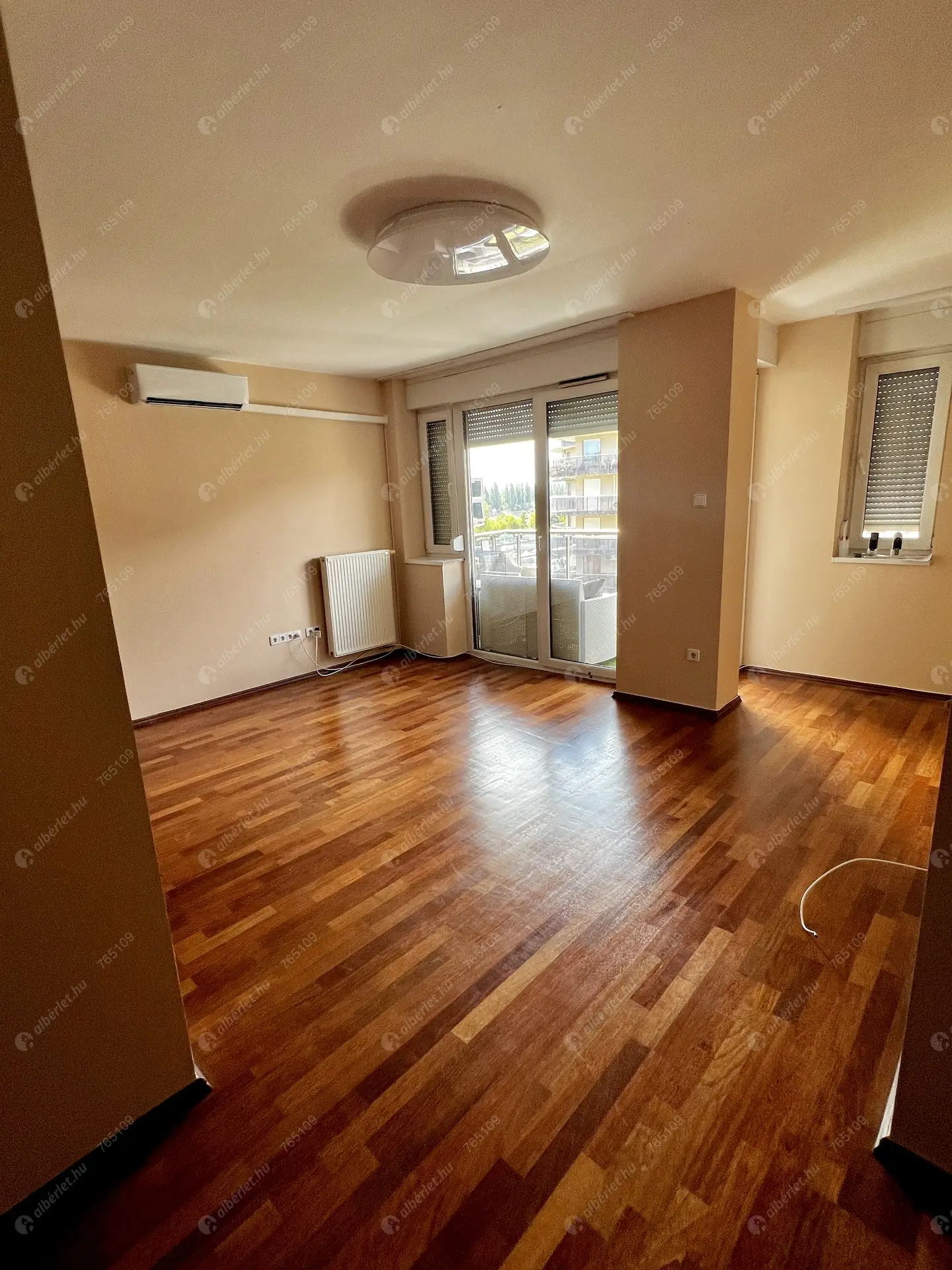 Kiadó albérlet 390000 Ft/hó áron: Budapest, III. kerület  Lajos utca. Mérete: 78 nm, 3 szobás | Alberlet.hu - 6494806