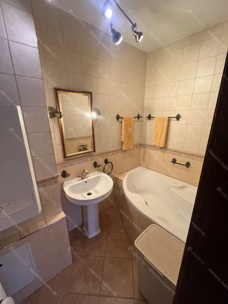 Kiadó albérlet 280000 Ft/hó áron: Budapest, III. kerület  Lángliliom utca. Mérete: 50 nm, 2 szobás | Alberlet.hu - 6670619