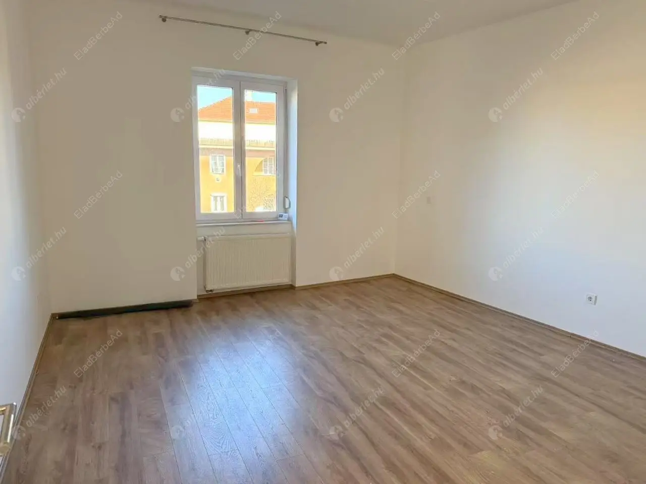 Kiadó albérlet 490000 Ft/hó áron: Budapest, III. kerület  Nagyszombat utca. Mérete: 96 nm, 3 szobás | Alberlet.hu - 6450432