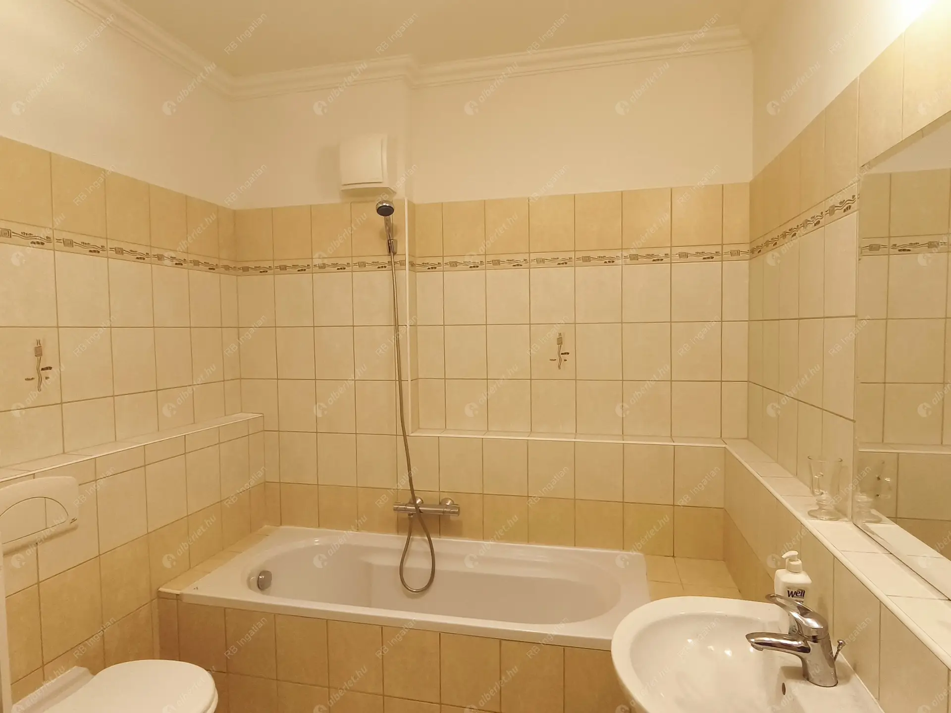 Kiadó albérlet 690000 Ft/hó áron: Budapest, III. kerület  Nánási út. Mérete: 136 nm, 4 szobás | Alberlet.hu - 6503584