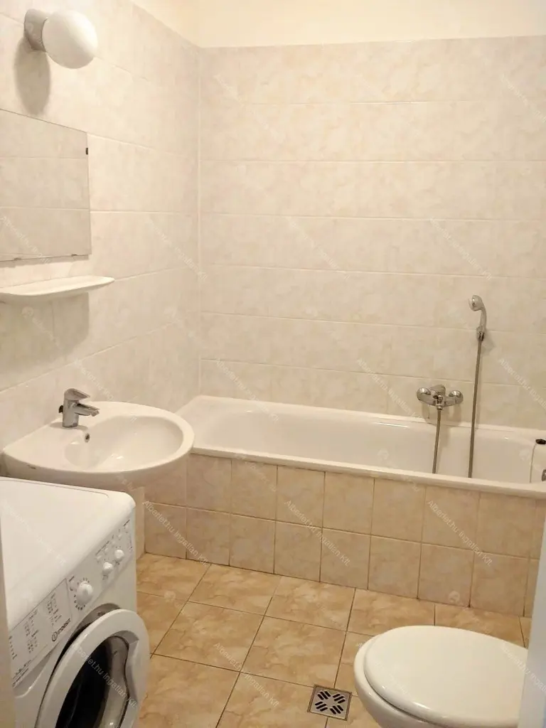 Kiadó albérlet 220000 Ft/hó áron: Budapest, III. kerület  Nánási út. Mérete: 37 nm, 1 szobás | Alberlet.hu - 6651258