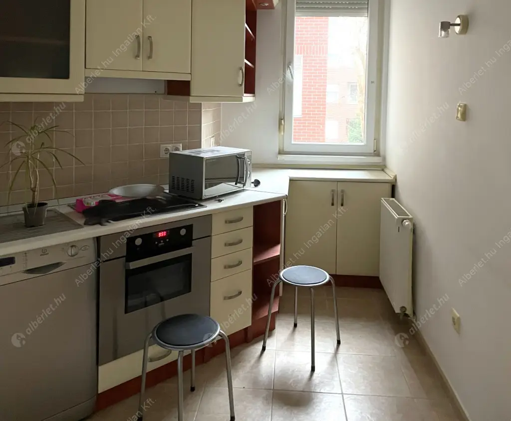 Kiadó albérlet 239000 Ft/hó áron: Budapest, III. kerület  Nánási út. Mérete: 37 nm, 1 szobás | Alberlet.hu - 6601416