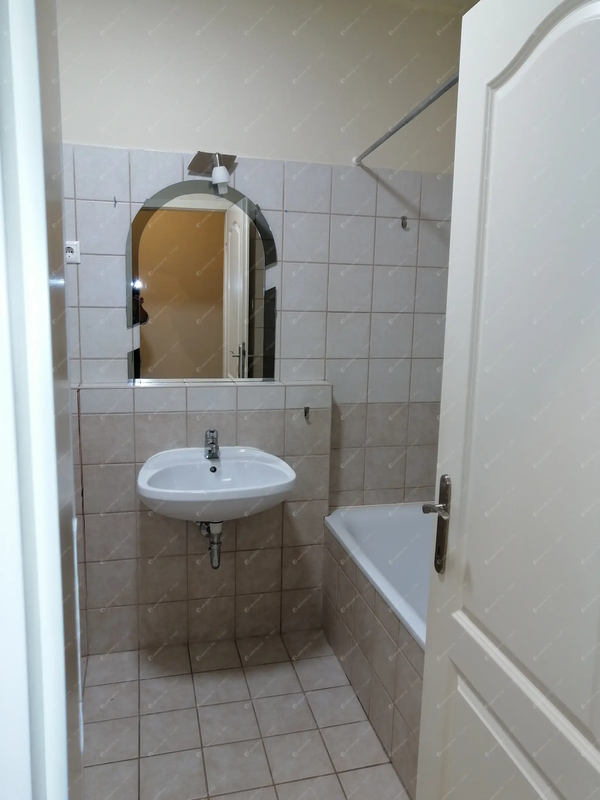 Kiadó albérlet 220000 Ft/hó áron: Budapest, III. kerület  Nánási út. Mérete: 52 nm, 2 szobás | Alberlet.hu - 6601333