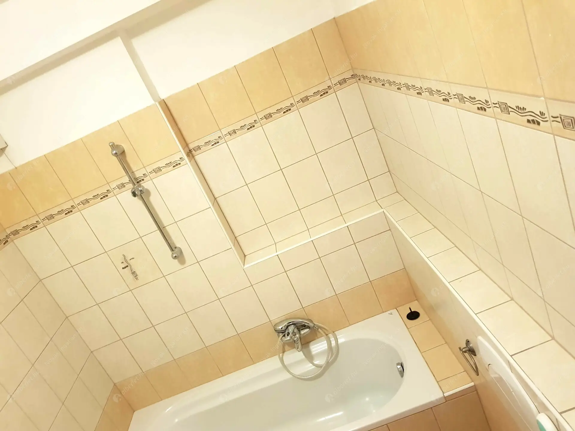 Kiadó albérlet 280000 Ft/hó áron: Budapest, III. kerület  Nánási út. Mérete: 55 nm, 2 szobás | Alberlet.hu - 6499928