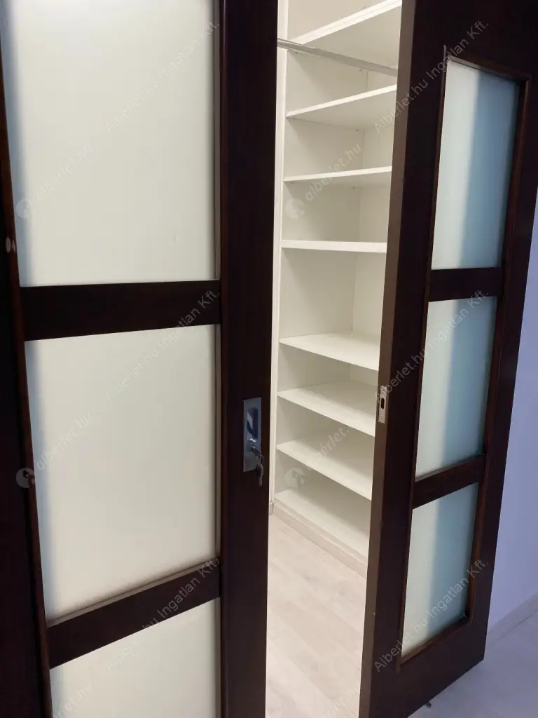 Kiadó albérlet 290000 Ft/hó áron: Budapest, III. kerület  Nánási út. Mérete: 55 nm, 2 szobás | Alberlet.hu - 6595908