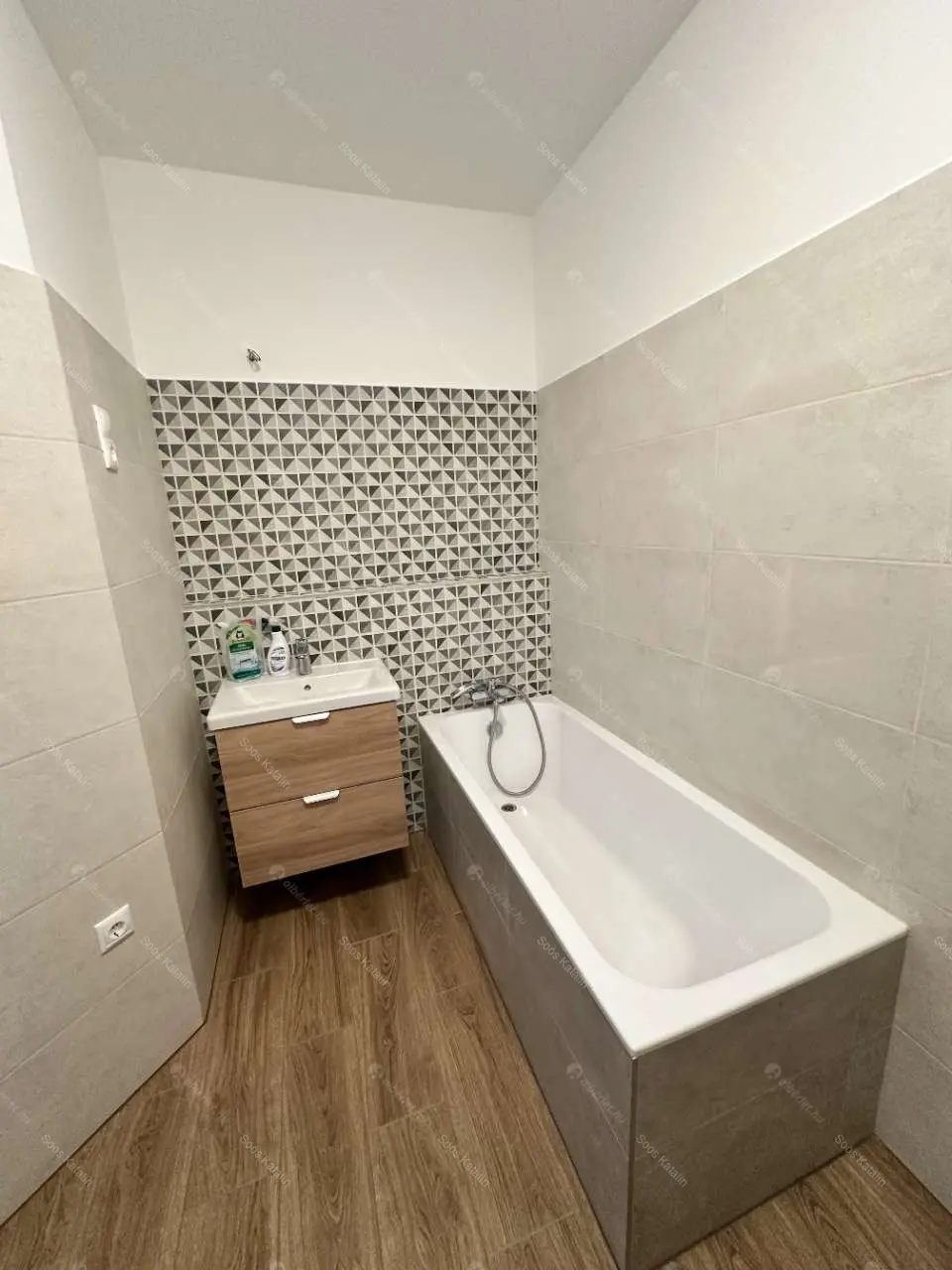 Kiadó albérlet 300000 Ft/hó áron: Budapest, III. kerület  Pacsirtamező utca. Mérete: 50 nm, 2 szobás | Alberlet.hu - 6689555