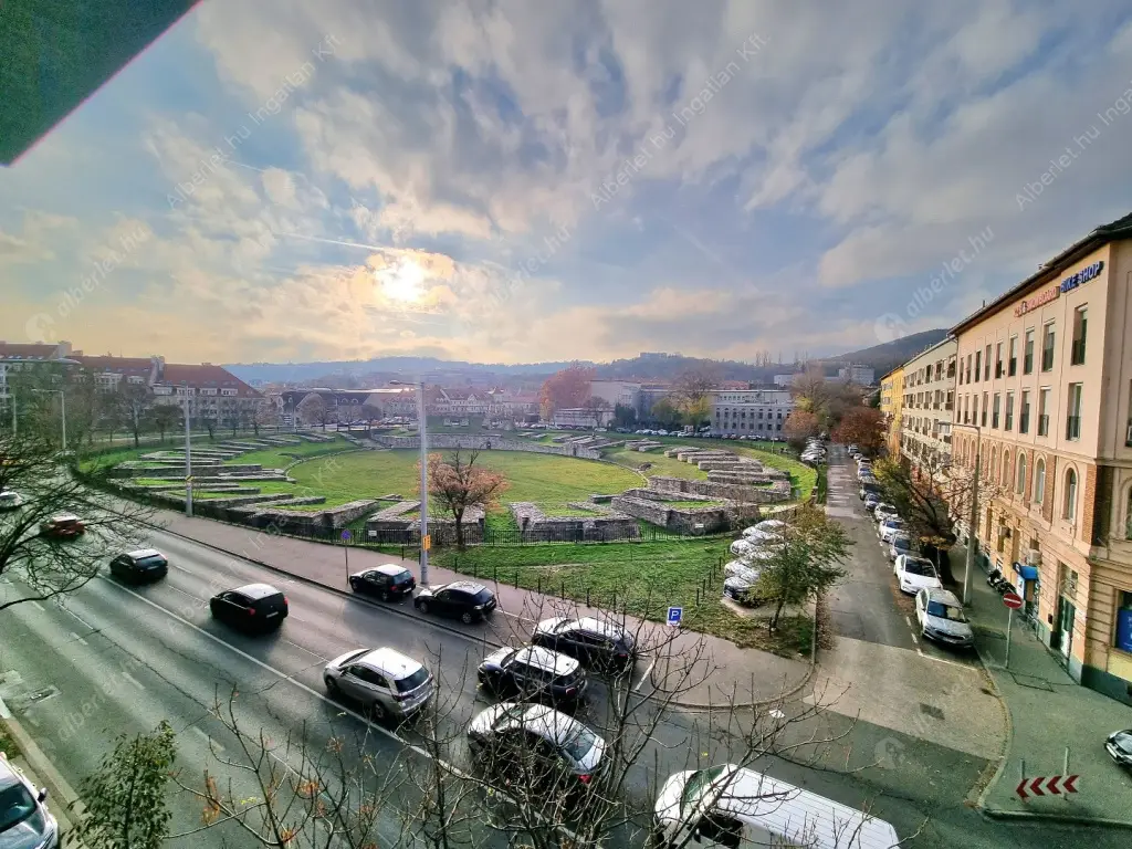 Kiadó albérlet 290000 Ft/hó áron: Budapest, III. kerület  Pacsirtamező utca. Mérete: 54 nm, 2 szobás | Alberlet.hu - 6585512