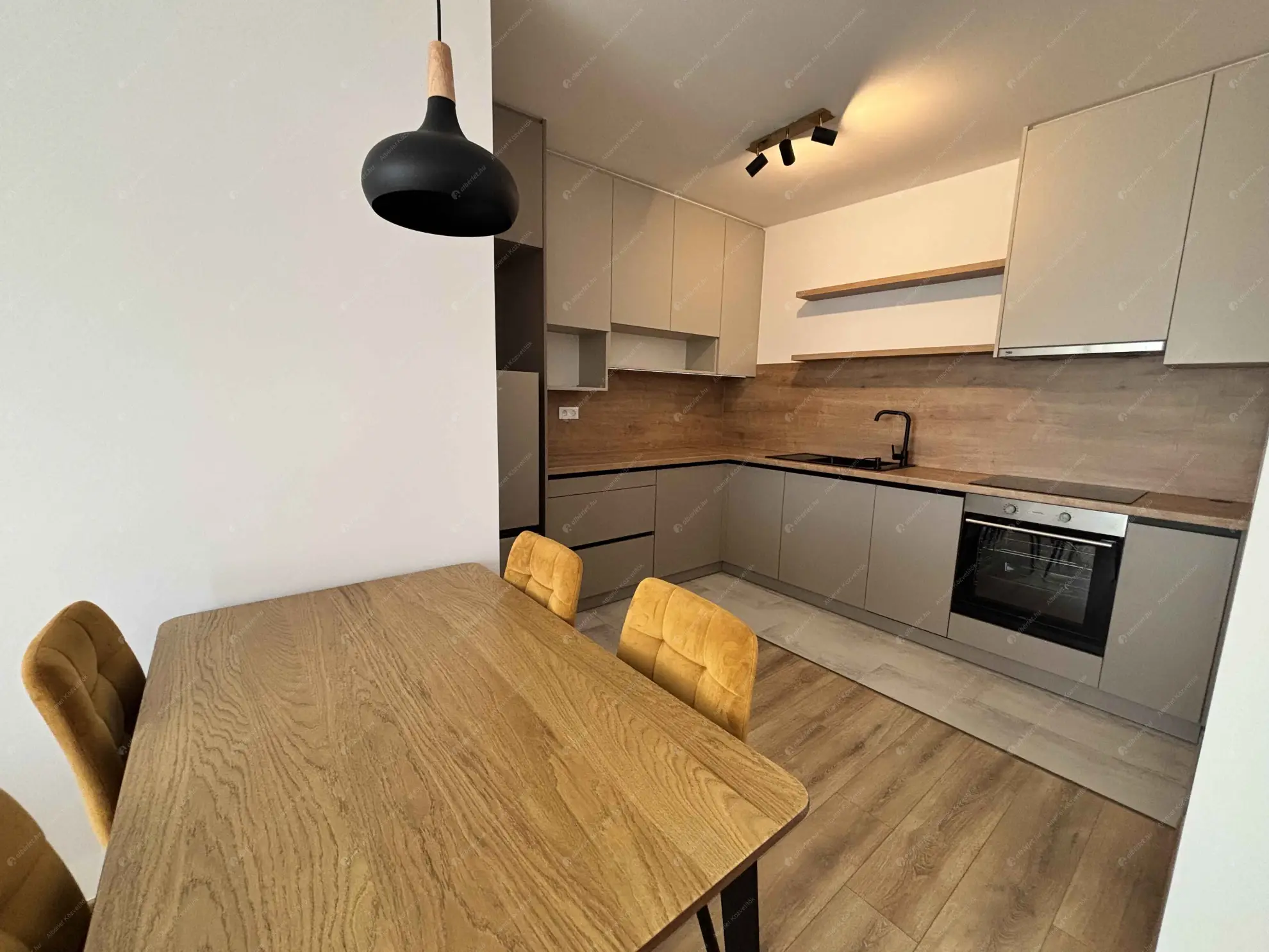 Kiadó albérlet 250000 Ft/hó áron: Budapest, III. kerület  Pünkösdfürdő utca. Mérete: 46 nm, 2 szobás | Alberlet.hu - 6593575