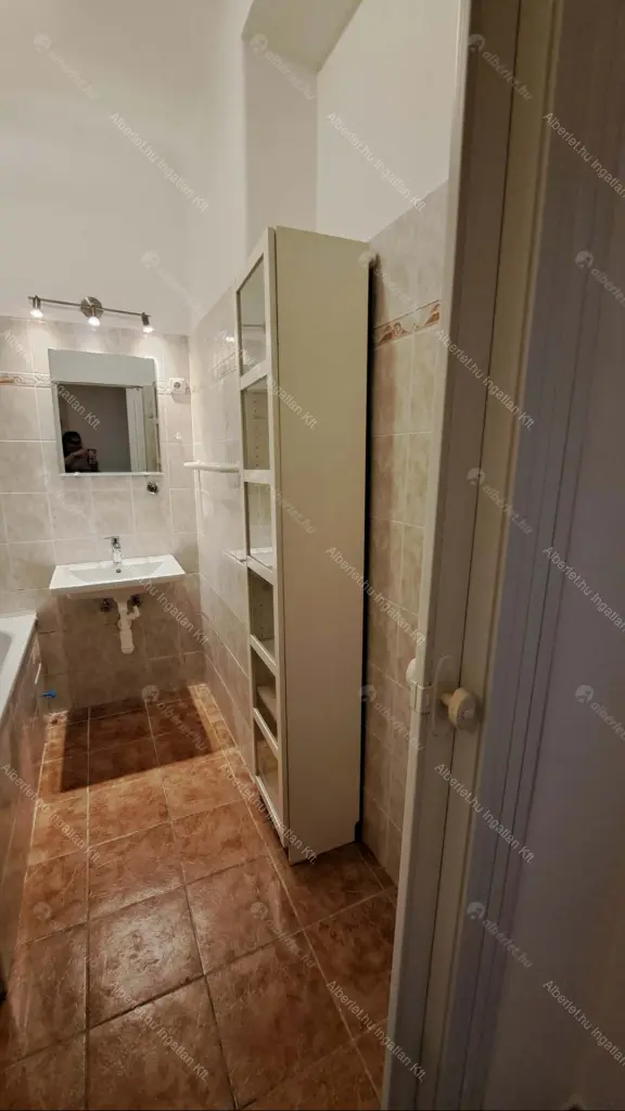 Kiadó albérlet 180000 Ft/hó áron: Budapest, III. kerület  Raktár utca. Mérete: 35 nm, 1 szobás | Alberlet.hu - 6690774