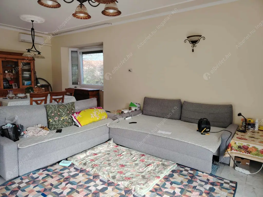 Kiadó albérlet 1400000 Ft/hó áron: Budapest, III. kerület  Remetehegyi út. Mérete: 240 nm, 8 szobás | Alberlet.hu - 6586319