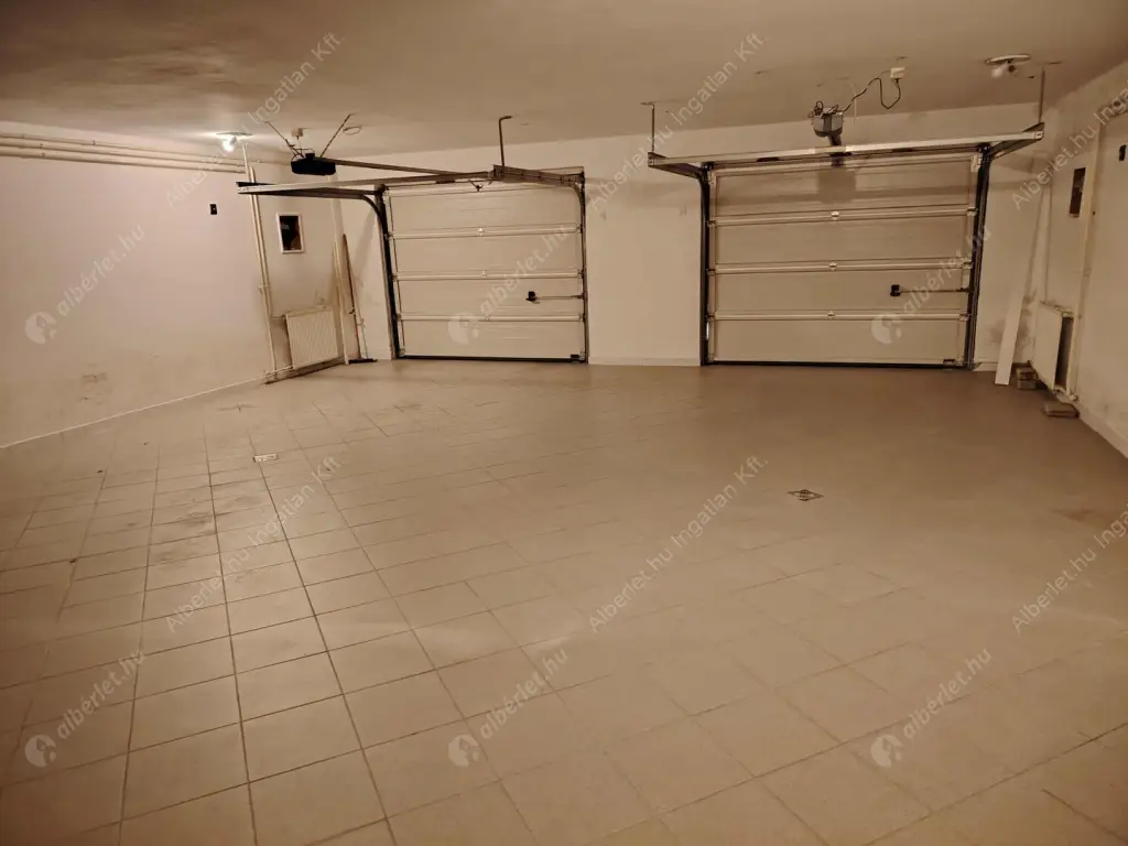 Kiadó albérlet 1400000 Ft/hó áron: Budapest, III. kerület  Remetehegyi út. Mérete: 240 nm, 8 szobás | Alberlet.hu - 6586335