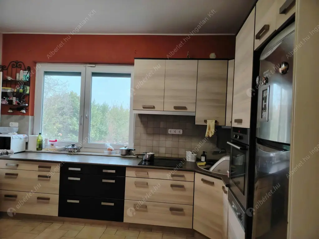 Kiadó albérlet 1400000 Ft/hó áron: Budapest, III. kerület  Remetehegyi út. Mérete: 240 nm, 8 szobás | Alberlet.hu - 6586338