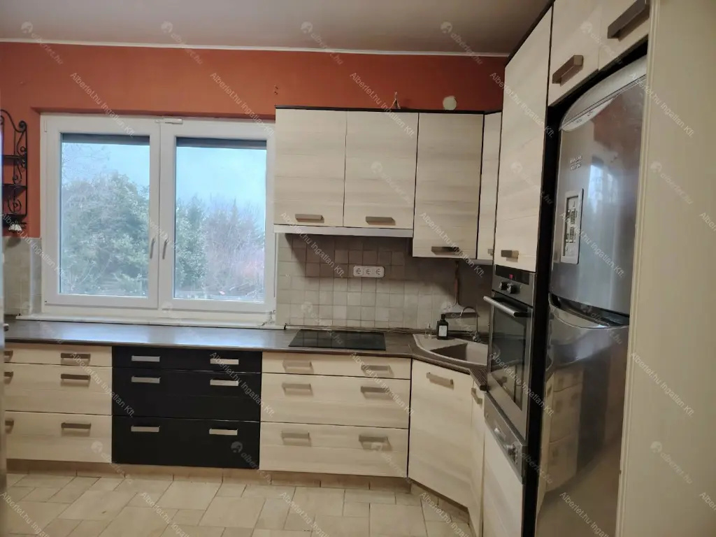 Kiadó albérlet 950000 Ft/hó áron: Budapest, III. kerület  Remetehegyi út. Mérete: 240 nm, 8 szobás | Alberlet.hu - 6639899