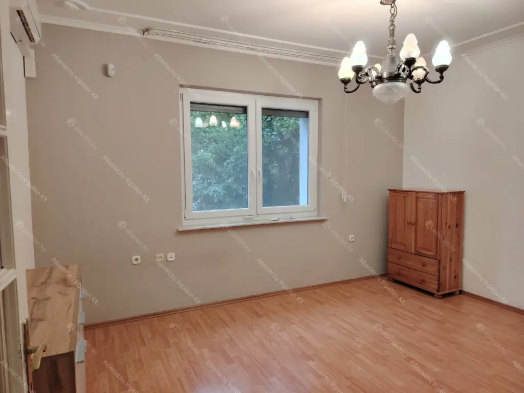 Kiadó albérlet 950000 Ft/hó áron: Budapest, III. kerület  Remetehegyi út. Mérete: 240 nm, 8 szobás | Alberlet.hu - 6639902