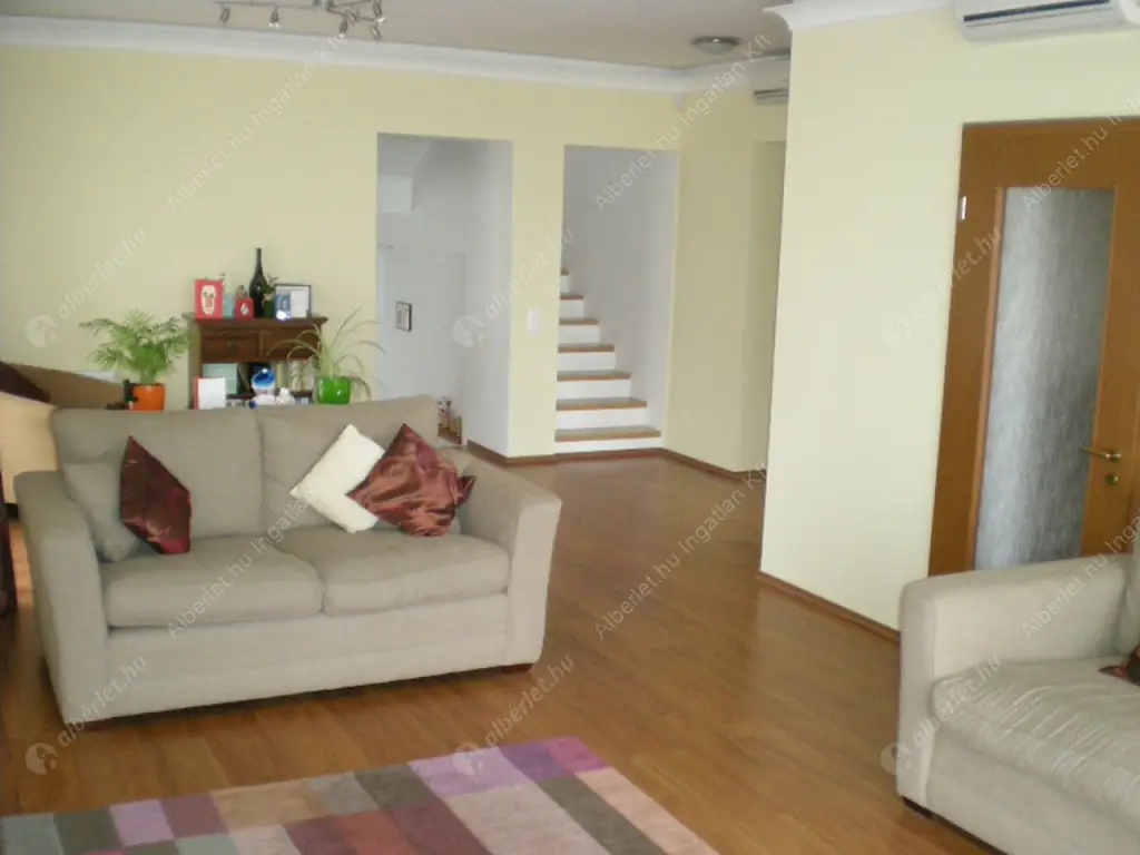 Kiadó albérlet 1192000 Ft/hó áron: Budapest, III. kerület  Remetehegyi út. Mérete: 300 nm, 6 szobás | Alberlet.hu - 6582516