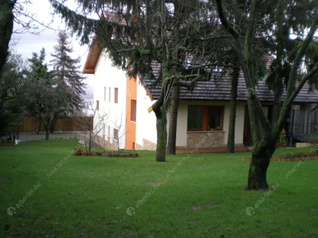 Kiadó albérlet 1192000 Ft/hó áron: Budapest, III. kerület  Remetehegyi út. Mérete: 300 nm, 6 szobás | Alberlet.hu - 6582527