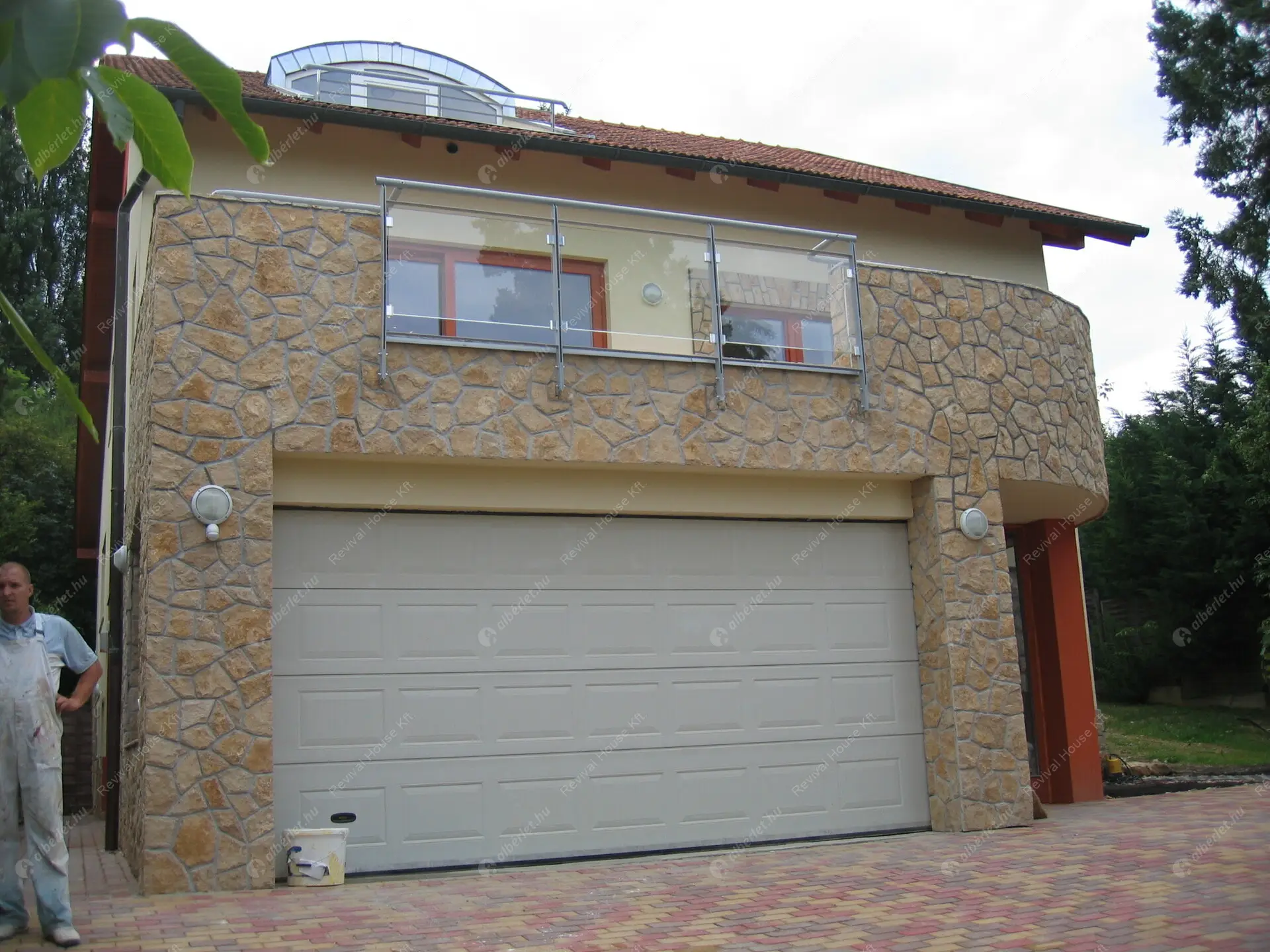 Kiadó albérlet 1240000 Ft/hó áron: Budapest, III. kerület  Remetehegyi út. Mérete: 320 nm, 9 szobás | Alberlet.hu - 6307816