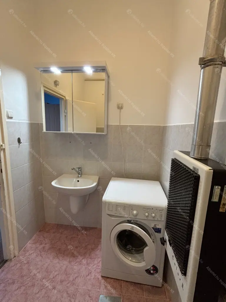 Kiadó albérlet 300000 Ft/hó áron: Budapest, III. kerület  San Marco utca. Mérete: 76 nm, 2 szobás | Alberlet.hu - 6703221