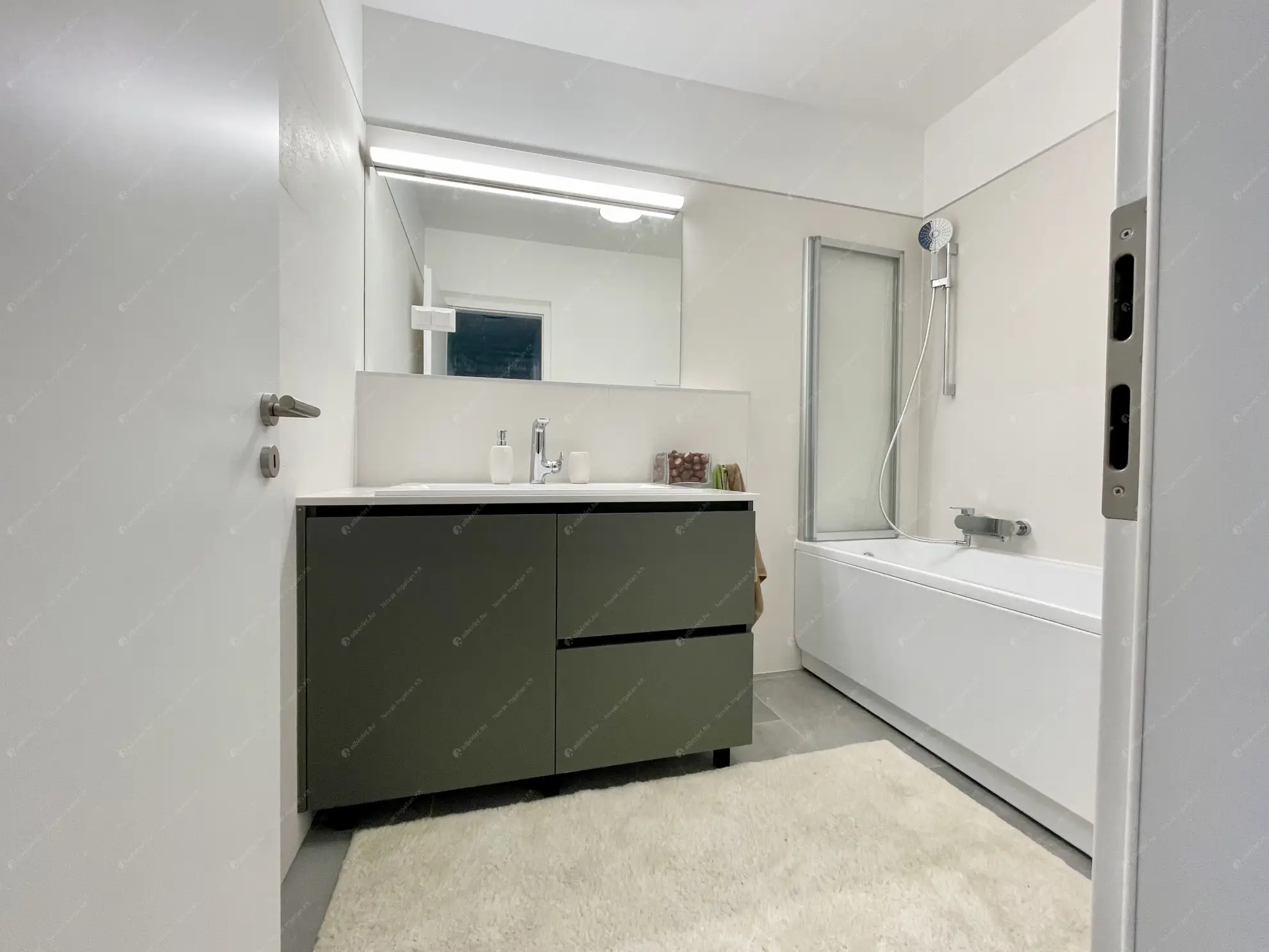 Kiadó albérlet 350000 Ft/hó áron: Budapest, III. kerület  Szent István utca. Mérete: 70 nm, 3 szobás | Alberlet.hu - 6588895