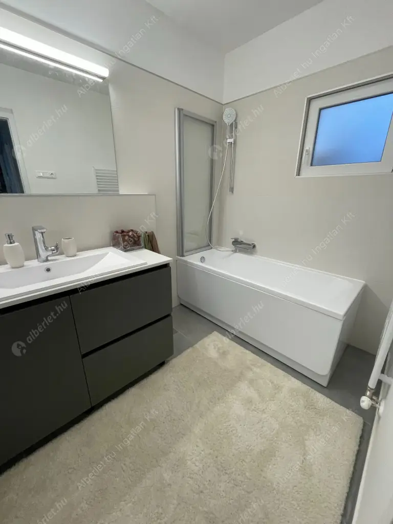 Kiadó albérlet 450000 Ft/hó áron: Budapest, III. kerület  Szent István utca. Mérete: 80 nm, 2 szobás | Alberlet.hu - 6597498