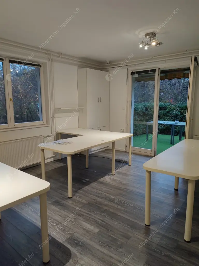 Kiadó albérlet 990000 Ft/hó áron: Budapest, III. kerület  Szentendrei út. Mérete: 200 nm, 8 szobás | Alberlet.hu - 6605921