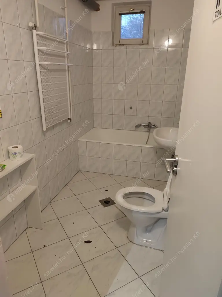 Kiadó albérlet 990000 Ft/hó áron: Budapest, III. kerület  Szentendrei út. Mérete: 200 nm, 8 szobás | Alberlet.hu - 6605929